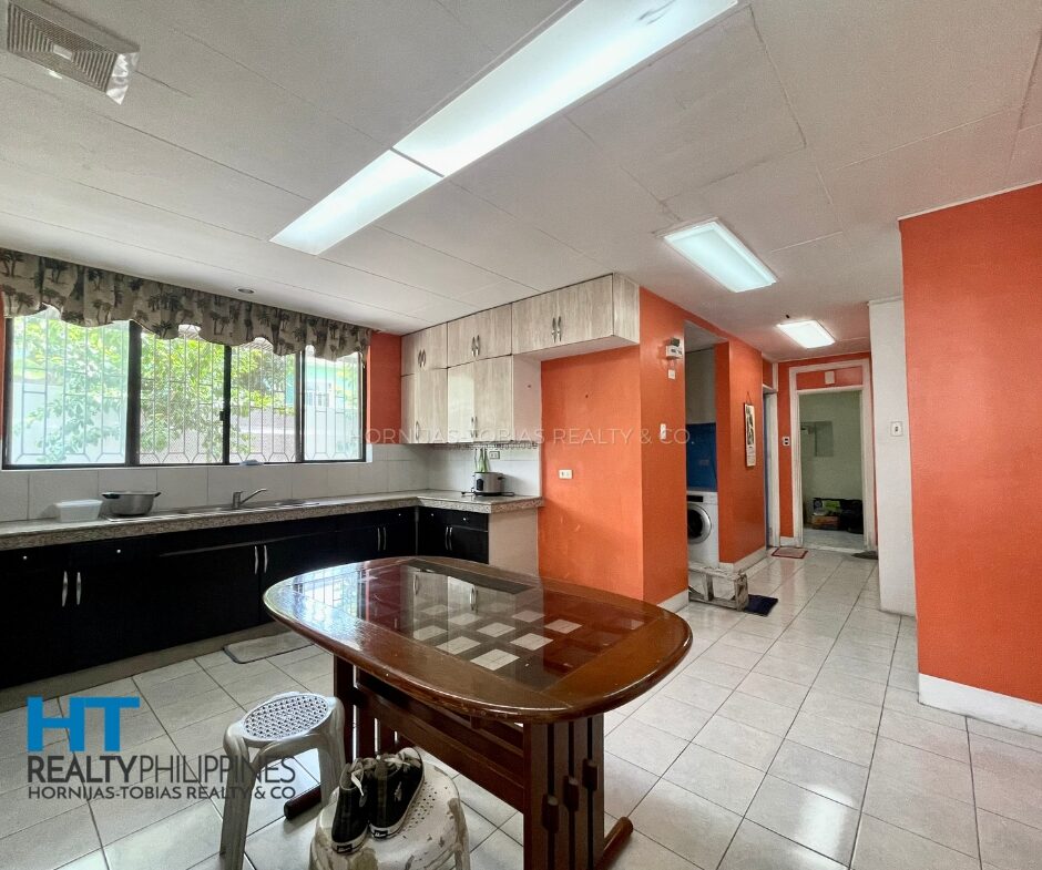 Kitchen - - For Sale 5-Bedroom House and Lot in Insular West, Lanang, Davao City