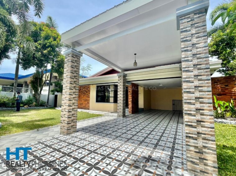 Parking - For Sale 5-Bedroom House and Lot in Insular West, Lanang, Davao City