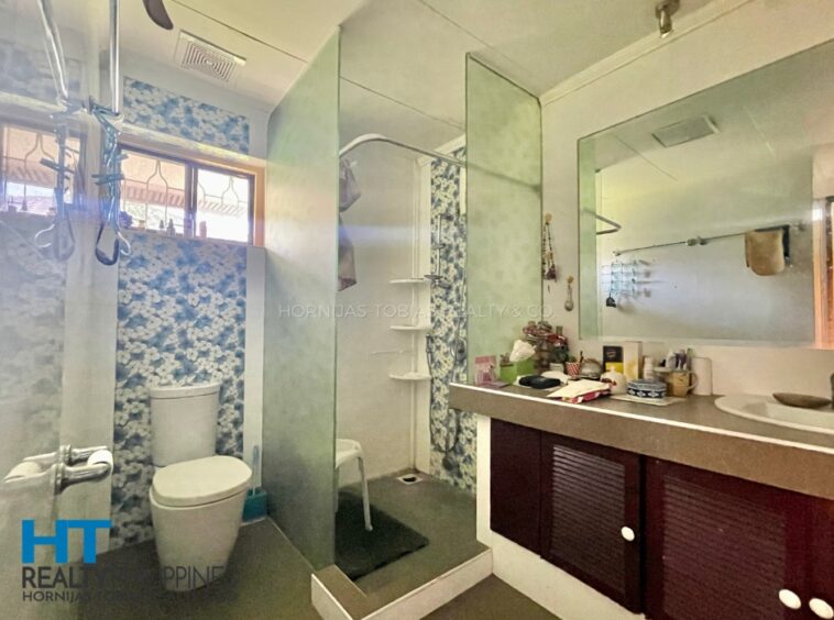Primary Bathroom - For Sale 5-Bedroom House and Lot in Insular West, Lanang, Davao City
