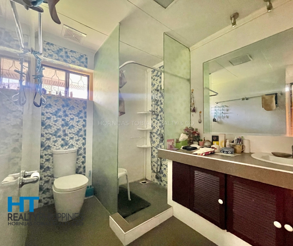 Primary Bathroom - For Sale 5-Bedroom House and Lot in Insular West, Lanang, Davao City