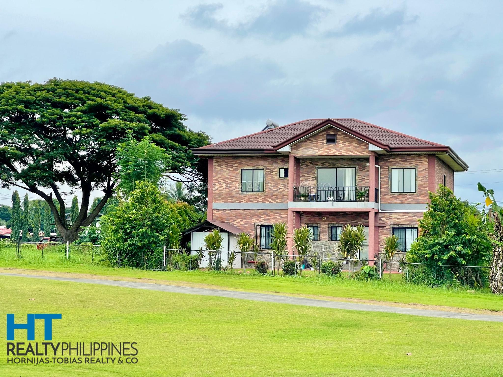 Western Style 6 Bedroom House Big Lot for Sale in South Pacific Golf and Leisure Estates