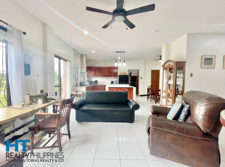 Western Style 6 Bedroom House Big Lot for Sale in South Pacific Golf and Leisure Estates - great room living kitchen