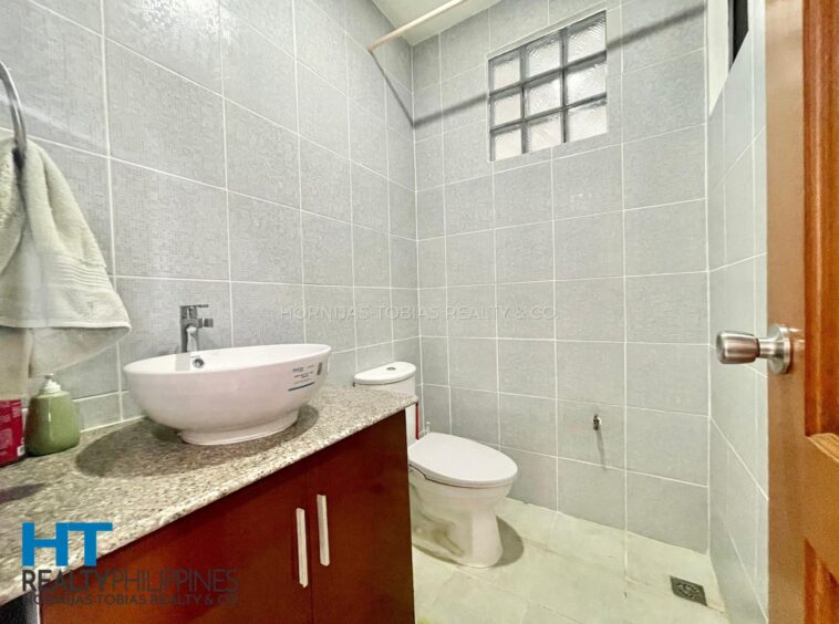 Western Style 6 Bedroom House Big Lot for Sale in South Pacific Golf and Leisure Estates - powder room