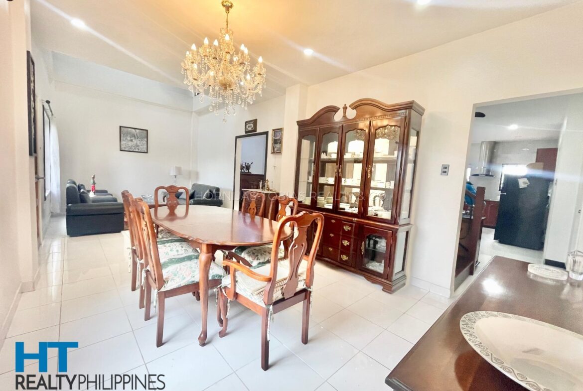 Western Style 6 Bedroom House Big Lot for Sale in South Pacific Golf and Leisure Estates - dining and living