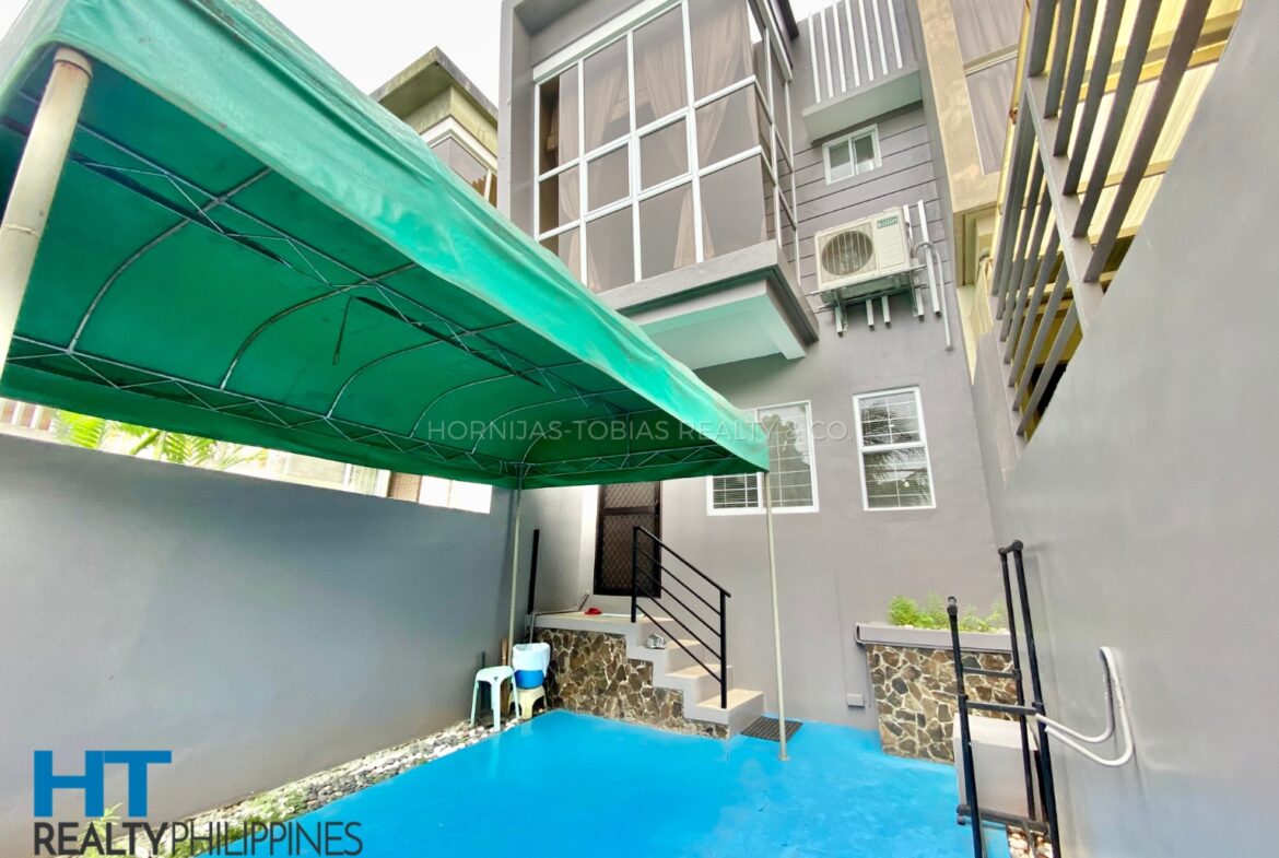 For sale 4-Bedroom Townhouse Guadalupe Village Lanang, Davao City