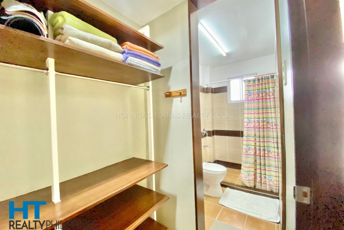 Walk-in Closet - For sale 4-Bedroom Townhouse Guadalupe Village Lanang, Davao City