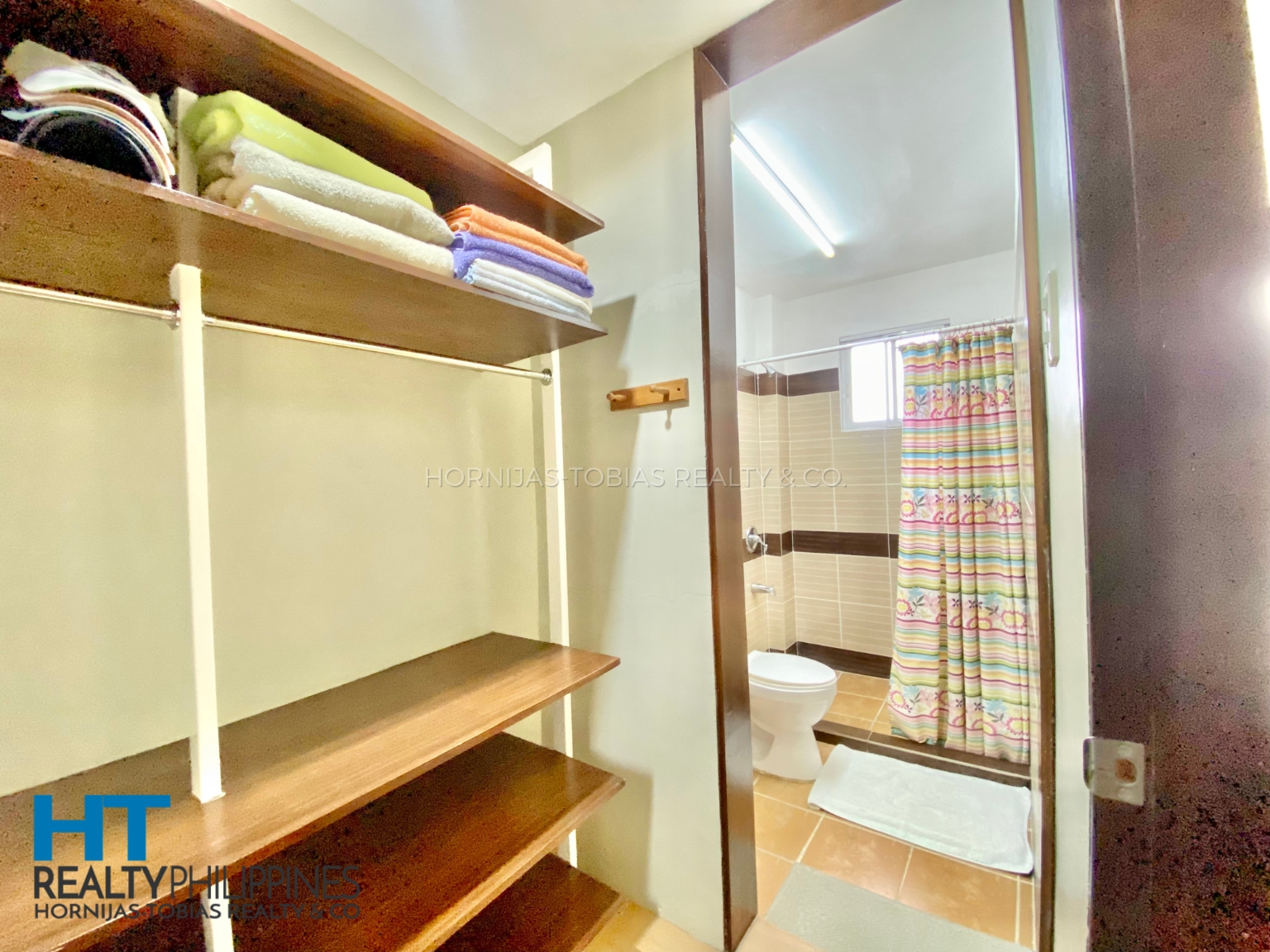 Walk-in Closet - For sale 4-Bedroom Townhouse Guadalupe Village Lanang, Davao City