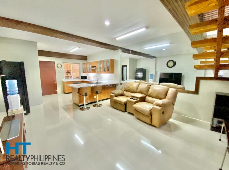 Dining - For sale 4-Bedroom Townhouse Guadalupe Village Lanang, Davao City