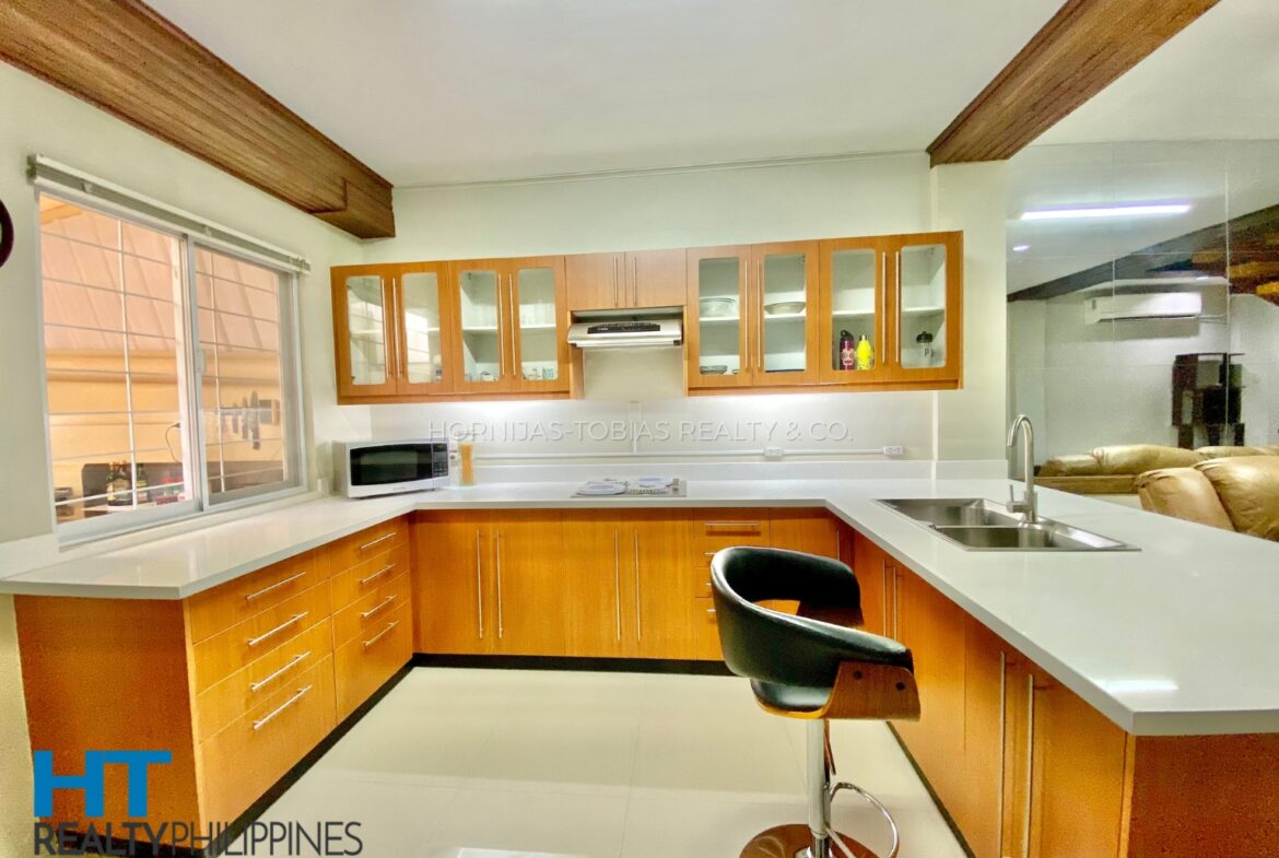 Kitchen - For sale 4-Bedroom Townhouse Guadalupe Village Lanang, Davao City