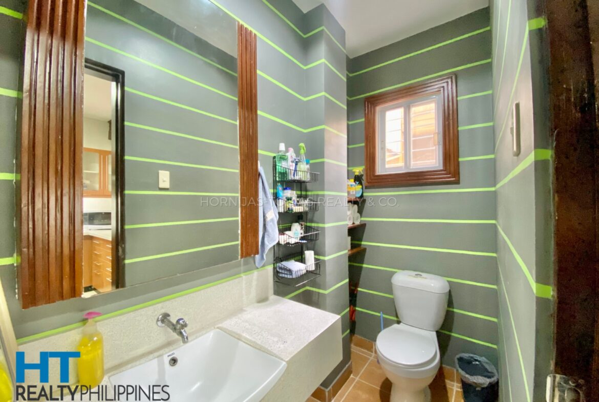 Powder Room - For sale 4-Bedroom Townhouse Guadalupe Village Lanang, Davao City