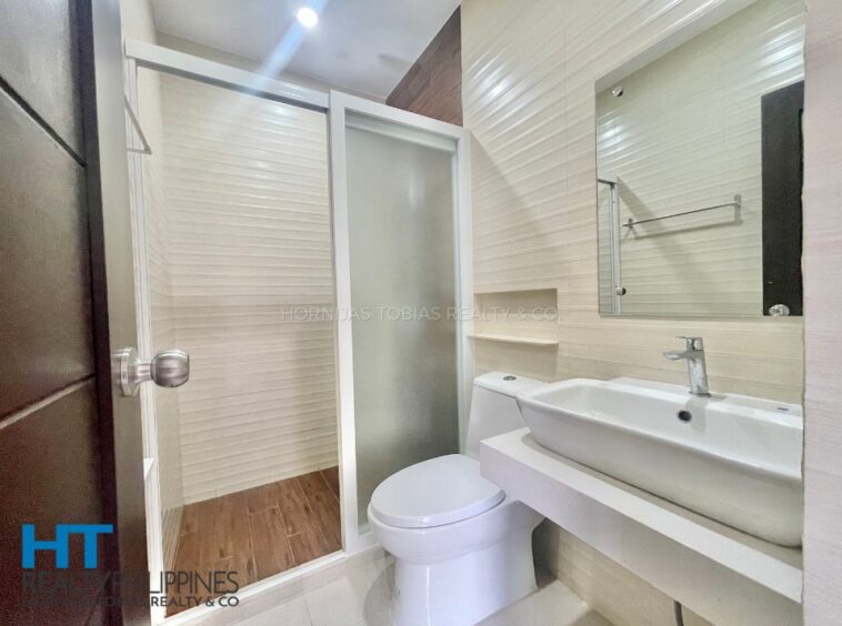 Bathroom Primary Master Bedroom - Brand New Move-In Ready 3-Level Townhouse in Damosa Business District, Lanang