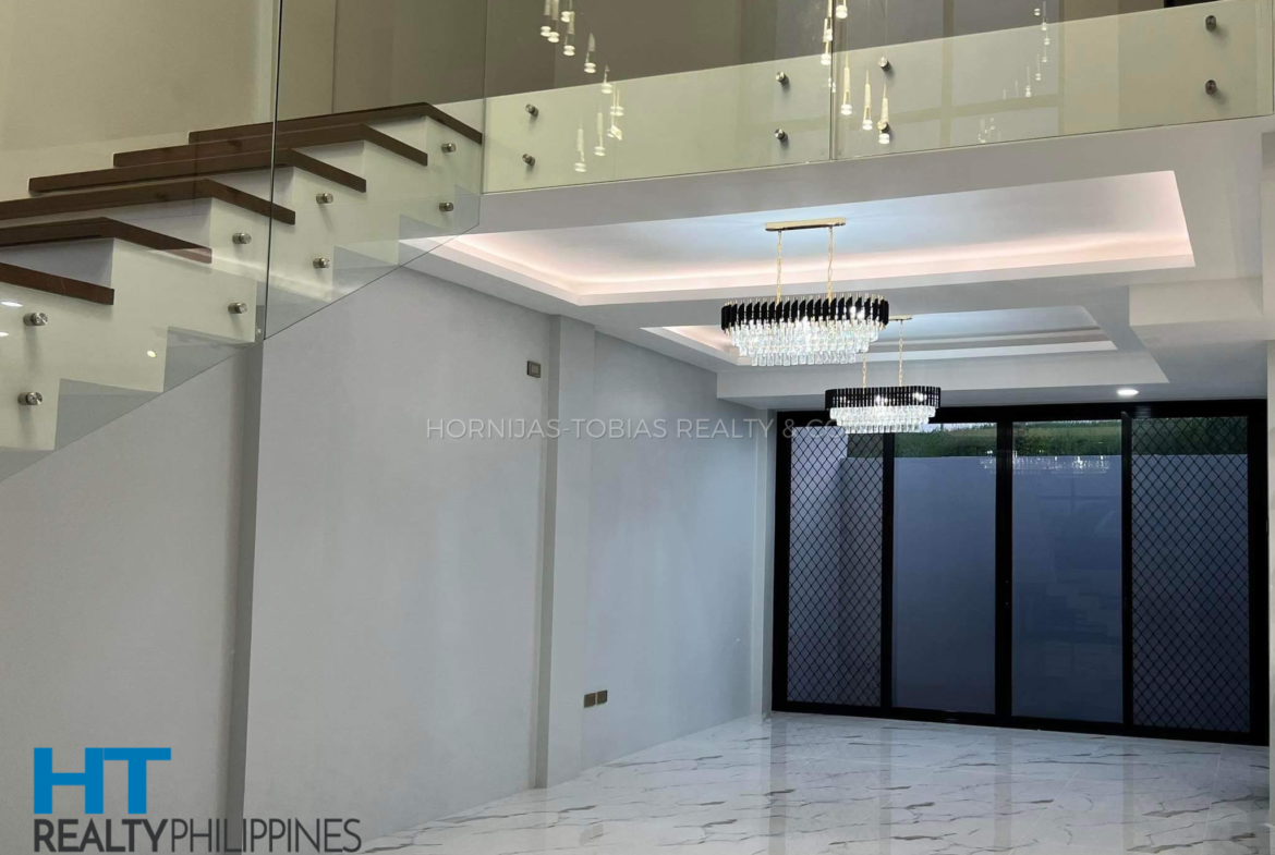 Dining Area - Modern and Minimalist House for Sale in Ponte Verde, Buhangin, Davao City, Davao del Sur