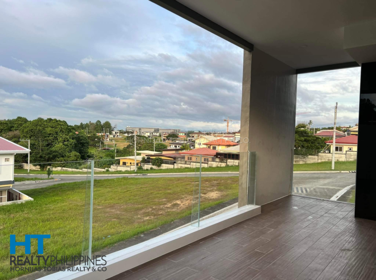 Balcony - Modern and Minimalist House for Sale in Ponte Verde, Buhangin, Davao City, Davao del Sur