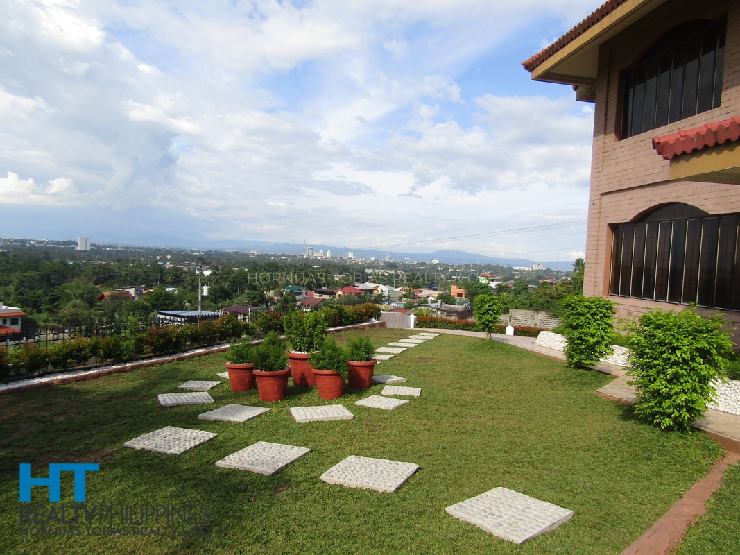 Lawn - 3BR Big Bedrooms House Las Terrazas, Ma-a , Davao City