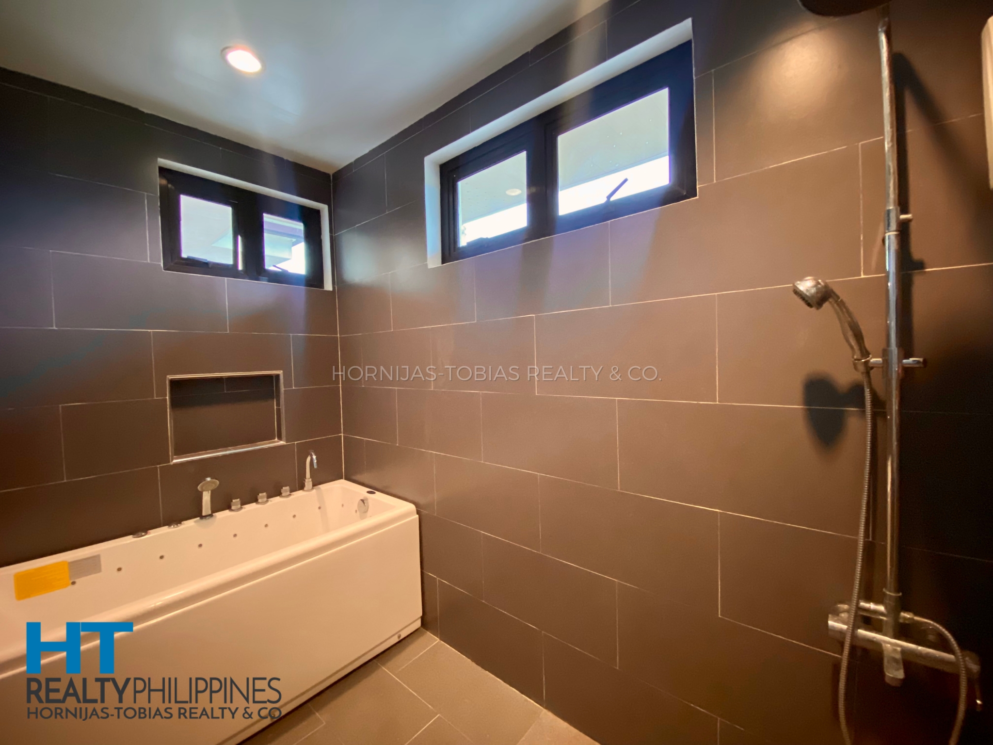 bath tub - Newly renovated house with 4 bedrooms and 3.5 bathrooms for sale in Valle Verde Residential Estate, Panacan, Davao City